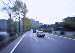 車検費用を抑えるための信頼できる車屋選びガイド?家族の安全を守るために知っておきたいポイント